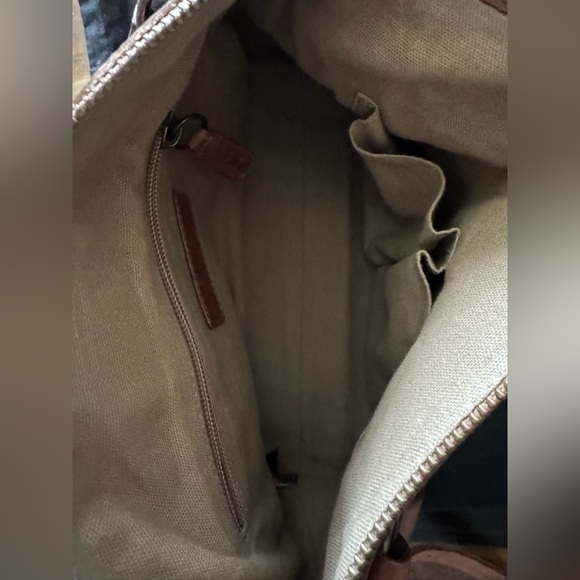 Authentic Frye Leather Purse - Picture 5 of 9